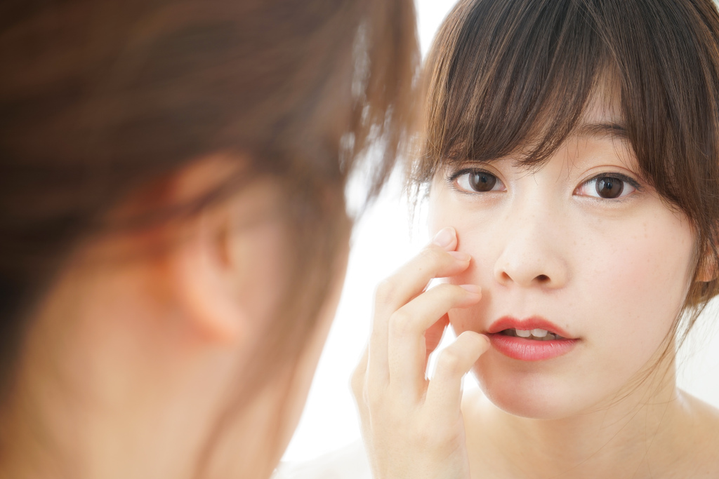 二重埋没法の腫れを早く引かせるには？長引かせないコツ＆腫れにくい大垣美容クリニックの「自然癒着法（二重埋没法）」も解説｜岐阜・大垣市の美容皮膚科・脱毛の大垣美容クリニック